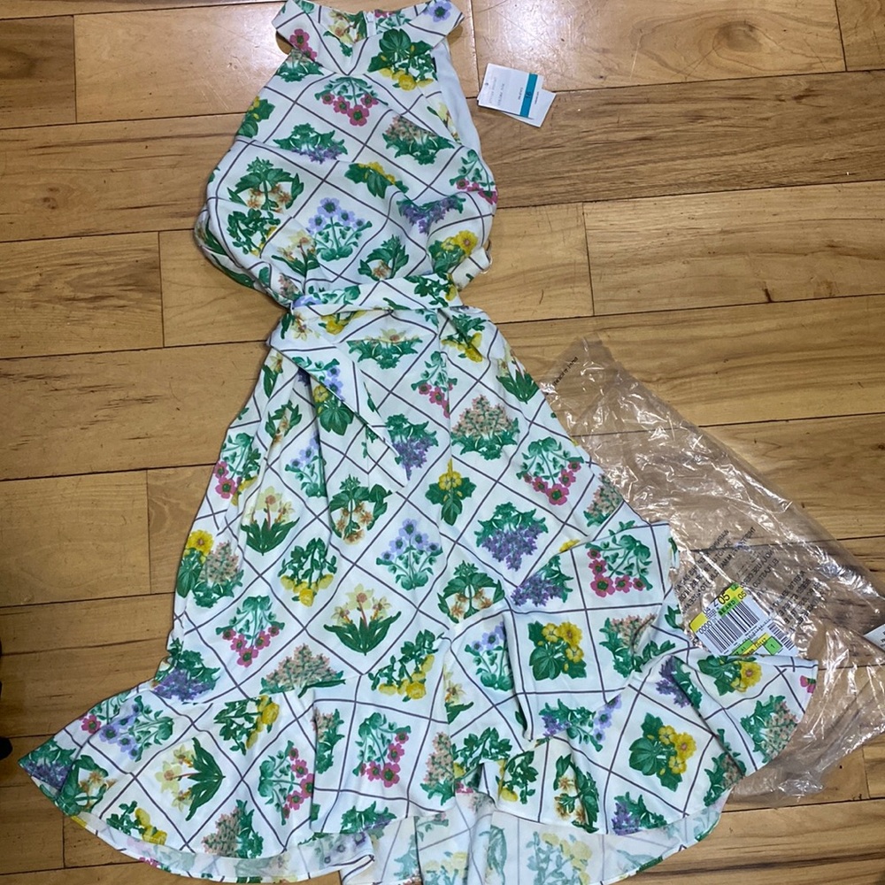 NWT SLEEVELESS HIGHER NECK RUFFLED DRESS